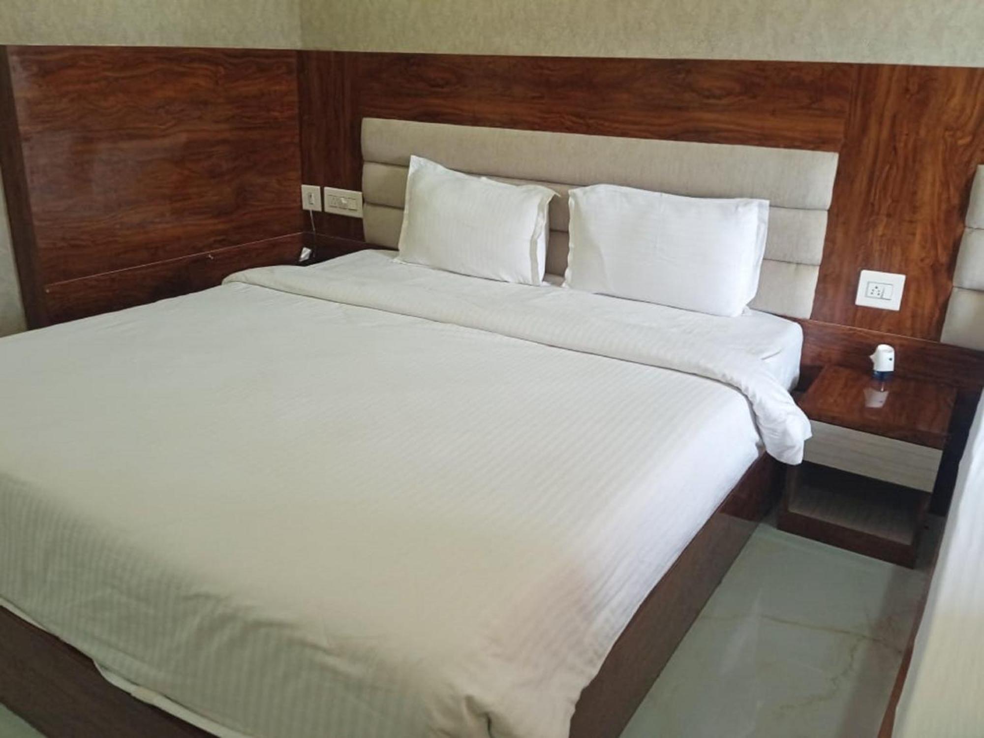 Hotel Sea Gold Puri Exterior photo